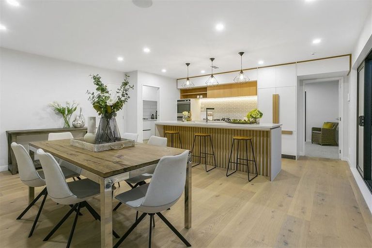 Photo of property in 8 Turutu Place, Long Bay, Auckland, 0630