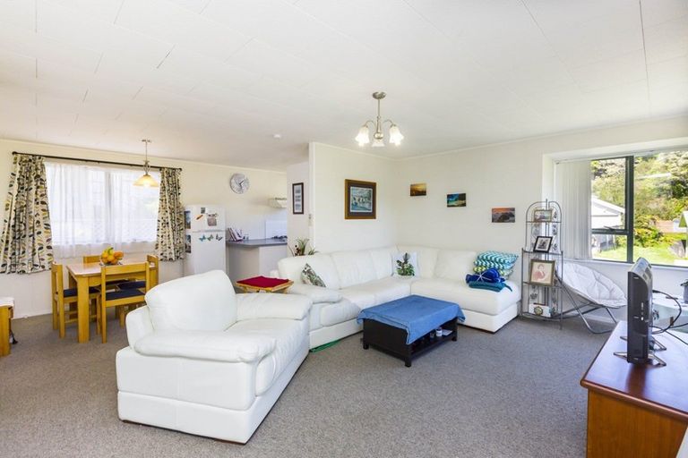 Photo of property in 13 Barberry Grove, Maungaraki, Lower Hutt, 5010