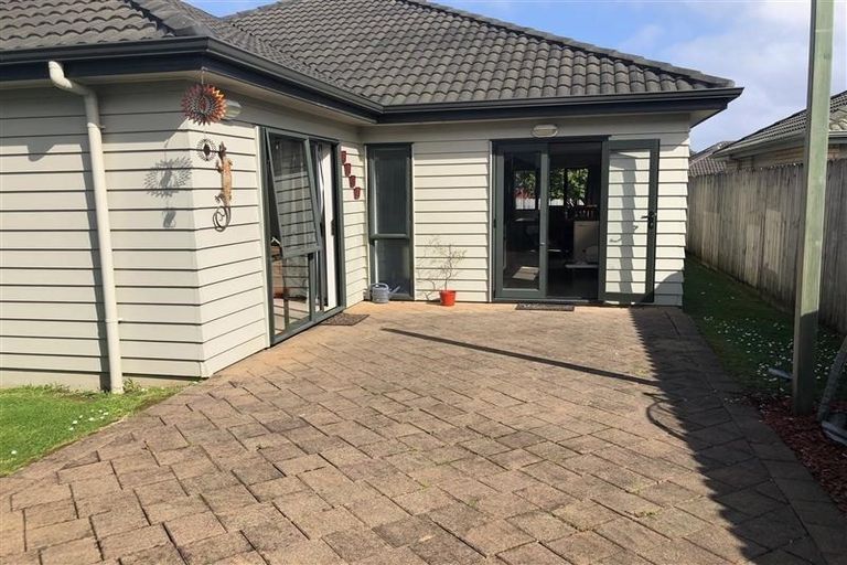 Photo of property in 12 Peachstone Lane, Henderson, Auckland, 0612