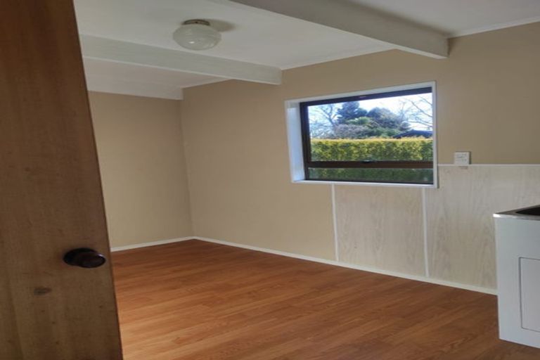 Photo of property in 10 Titoki Avenue, Waipahihi, Taupo, 3330