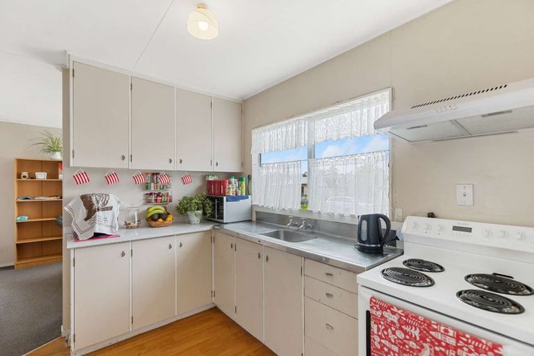 Photo of property in 44a Geraldine Crescent, Cloverlea, Palmerston North, 4412