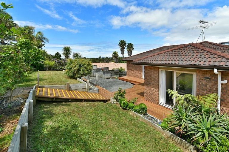 Photo of property in 11 Ambassador Glade, Orewa, 0931