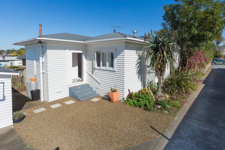 Photo of property in 28 John Street, Pukekohe, 2120