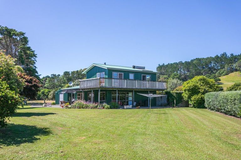 Photo of property in 33 Orua Lane, Hot Water Beach, Whitianga, 3591