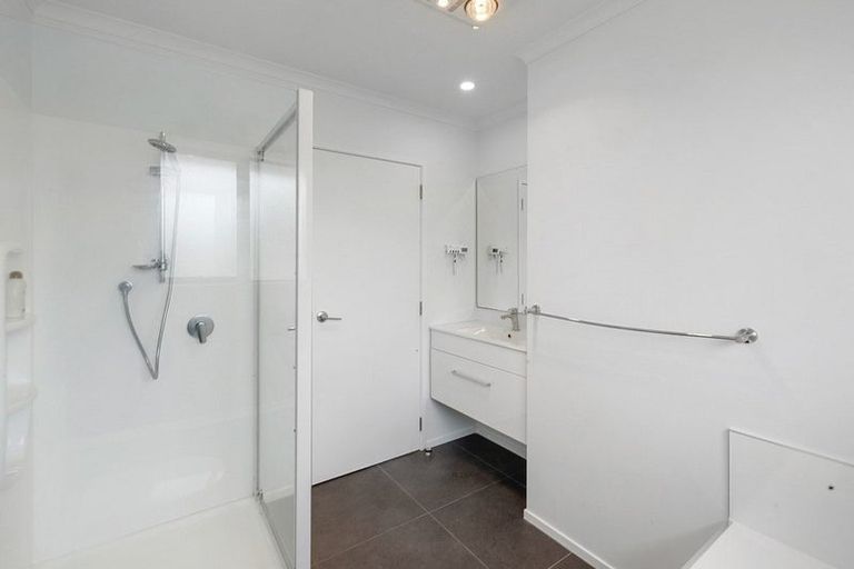 Photo of property in 15 Dreaver Drive, Waitara, 4320