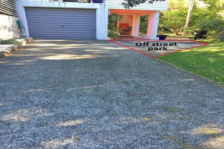 Photo of property in 37 Silverstream Road, Crofton Downs, Wellington, 6035