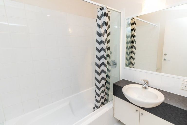 Photo of property in 44a Fairview Crescent, Kelburn, Wellington, 6012