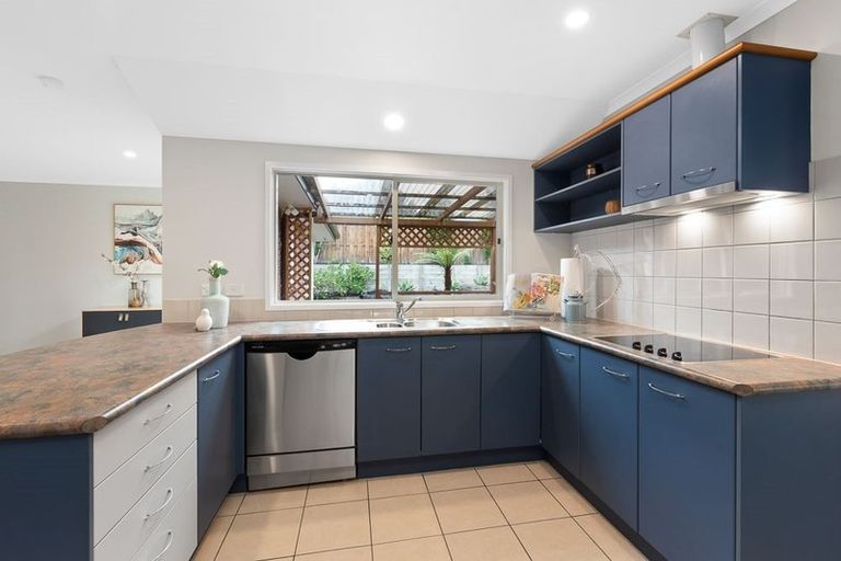 Photo of property in 54 Hillwell Drive, Henderson, Auckland, 0612