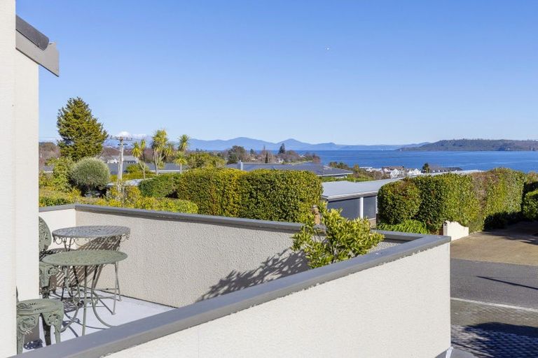 Photo of property in 3 Te Hepera Street, Waipahihi, Taupo, 3330