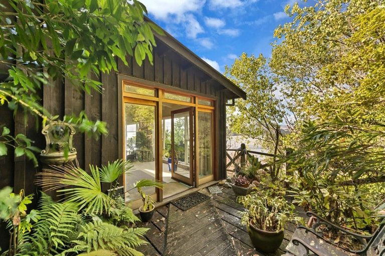 Photo of property in 1077 Dyers Pass Road, Governors Bay, 8971