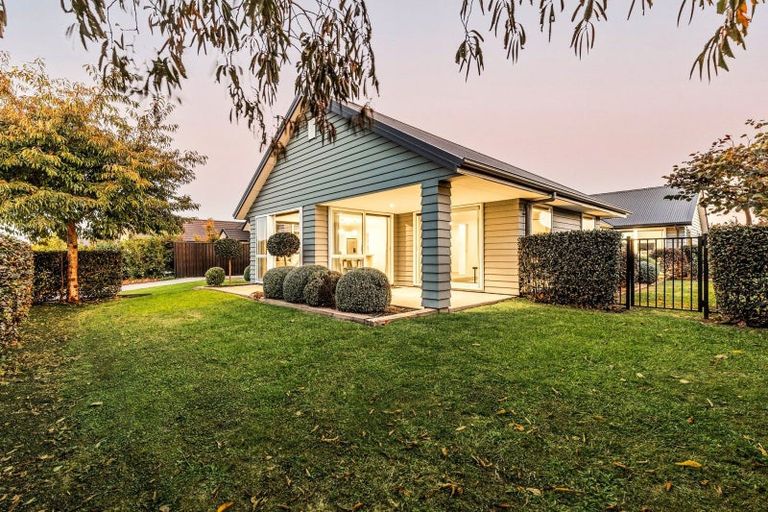 Photo of property in 48 Norfolk Drive, Cambridge, 3434