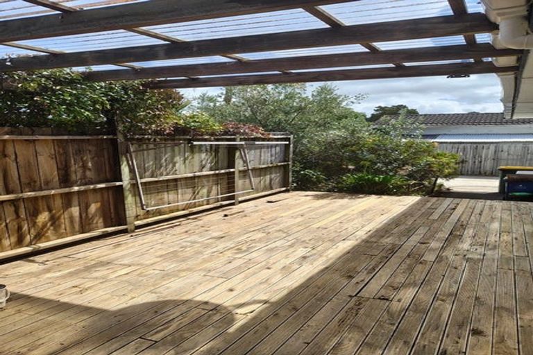 Photo of property in 59 Chilcott Road, Henderson, Auckland, 0612