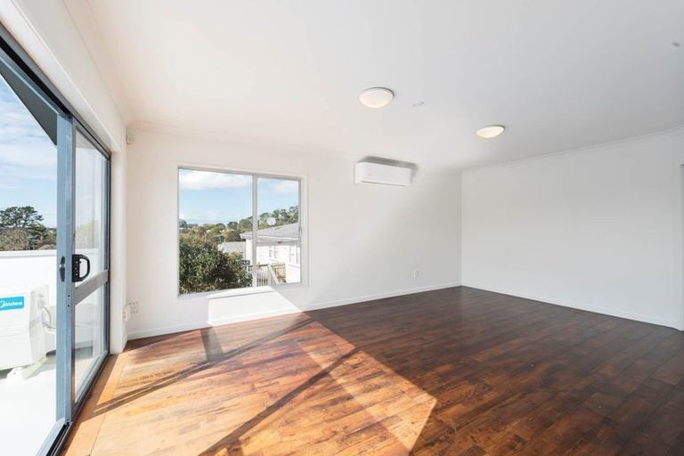 Photo of property in 3 Spargo Road, Massey, Auckland, 0614