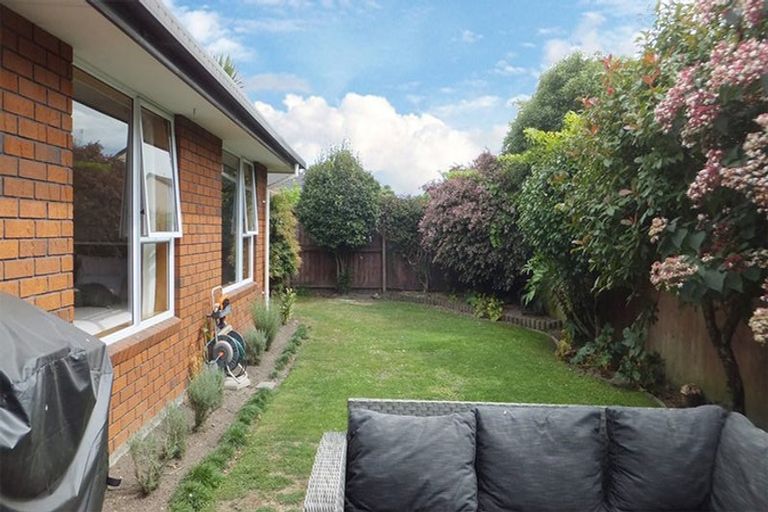 Photo of property in 1/5 Tuscany Place, Beckenham, Christchurch, 8023