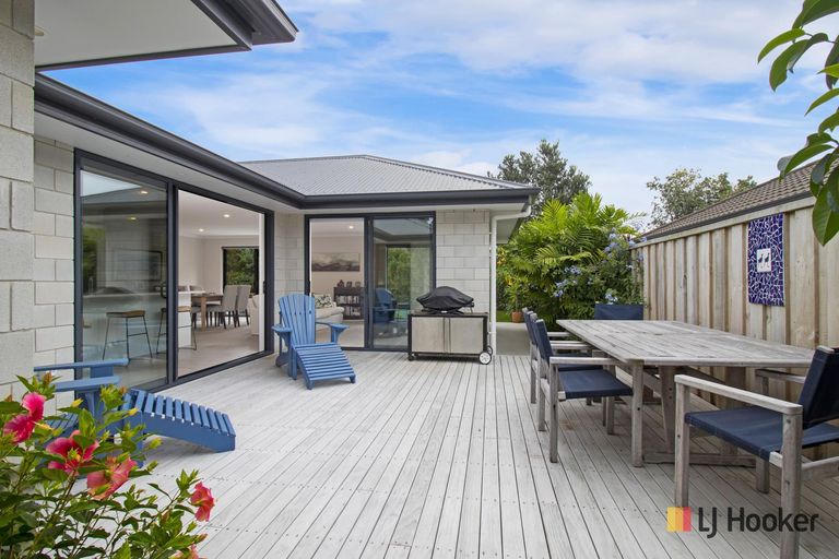 Photo of property in 11 Ian Place, Waihi Beach, 3611