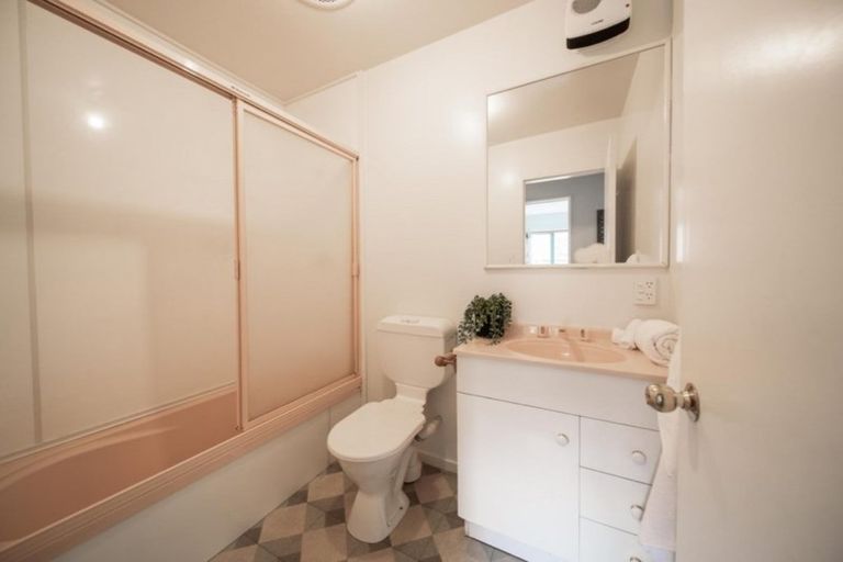 Photo of property in 49a Remarkables Crescent, Frankton, Queenstown, 9300