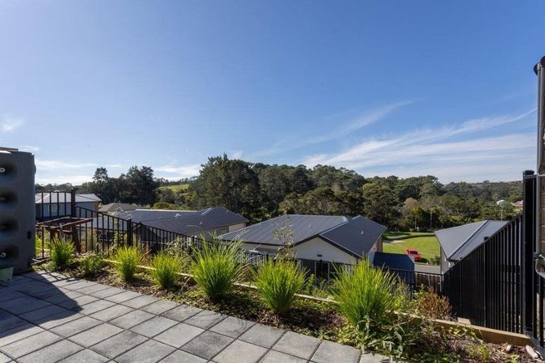 Photo of property in 23 William Calvert Drive, Swanson, Auckland, 0614
