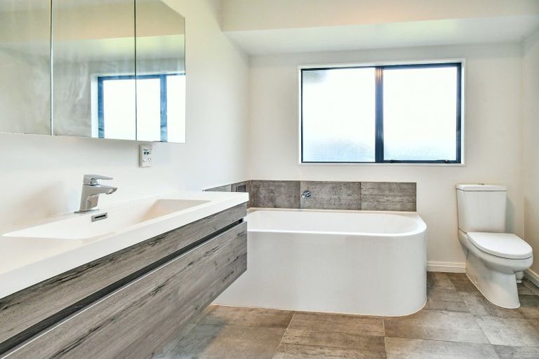 Photo of property in 53a Willis Road, Papakura, 2110