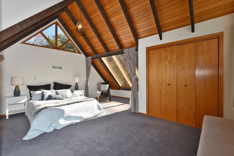 Photo of property in 18 Evans Pass Road, Sumner, Christchurch, 8081