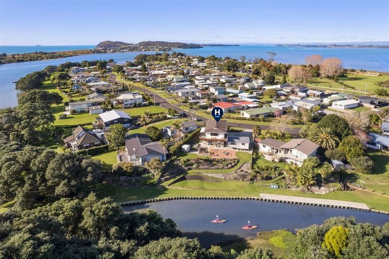 Photo of property in 46 Roretana Drive, Athenree, Katikati, 3177