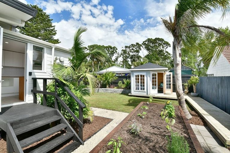 Photo of property in 33b Springs Road, Parakai, 0830