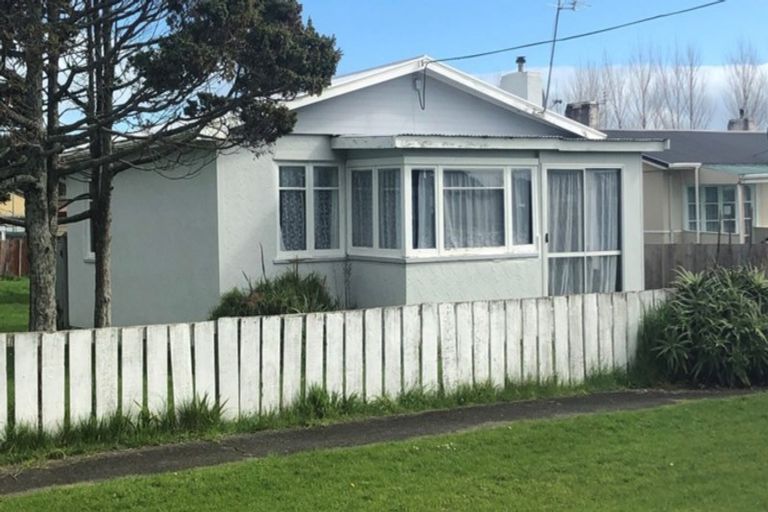 Photo of property in 33 Strange Street, Waitara, 4320