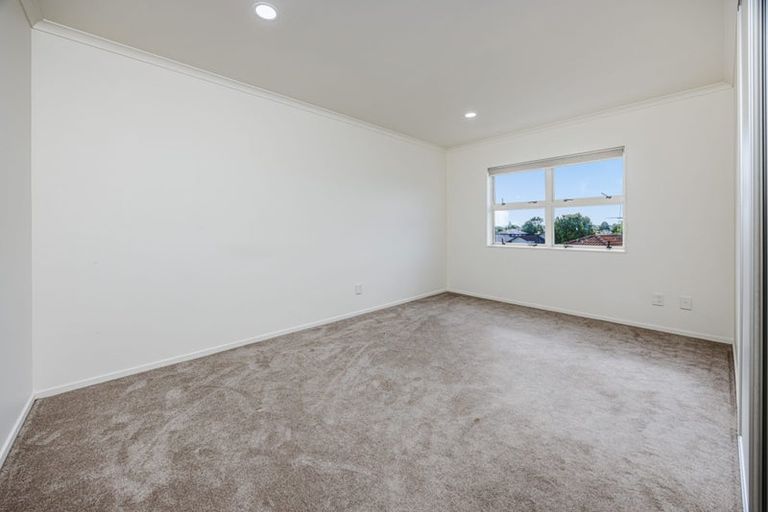 Photo of property in 24 Lime Crescent, Papakura, 2110
