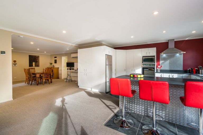 Photo of property in 5 Monowai Road, Ravensbourne, Dunedin, 9022