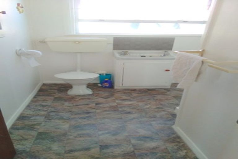 Photo of property in 16 Carey Street, Waitara, 4320