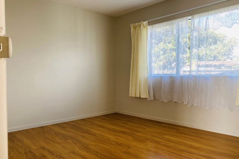 Photo of property in 82 Sykes Road, Weymouth, Auckland, 2103