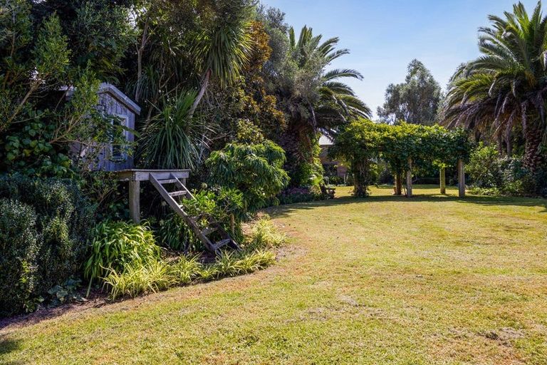 Photo of property in 7-9 Mace Terrace, Oakura, 4314