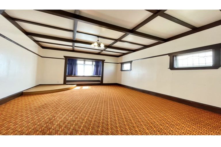 Photo of property in 305-311 Glengarry Road, Glen Eden, Auckland, 0602