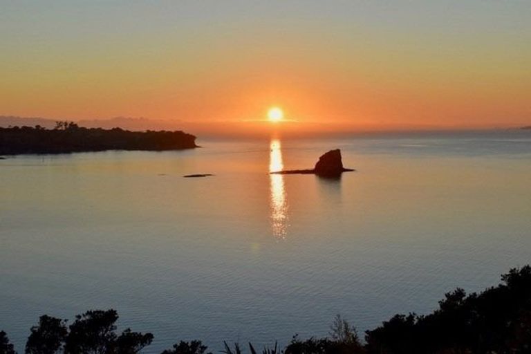 Photo of property in 85 Tiri Road, Tindalls Beach, Whangaparaoa, 0930