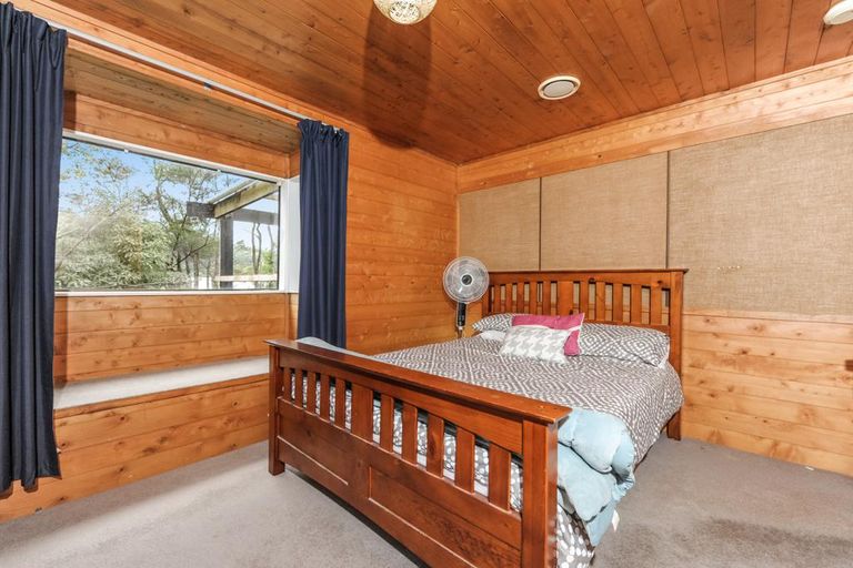 Photo of property in 7 Hayes Road, Henderson Valley, Auckland, 0612