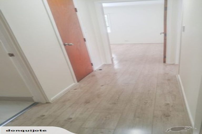 Photo of property in 164 Sunset Road, Unsworth Heights, Auckland, 0632