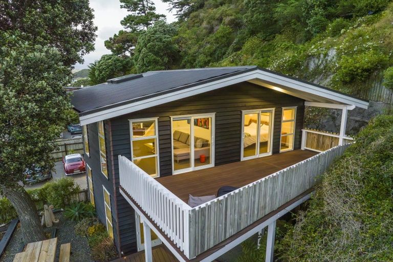 Photo of property in 2 Ludlam Street, Seatoun, Wellington, 6022