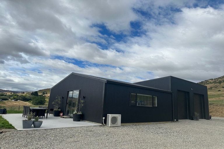 Photo of property in 218 Hawksburn Road, Nevis, Cromwell, 9384