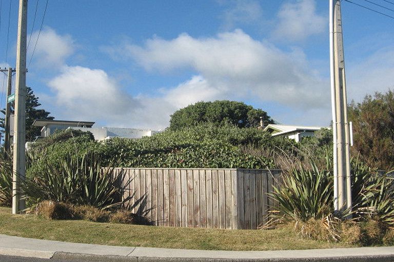 Photo of property in 135 The Parade, Paekakariki, 5034