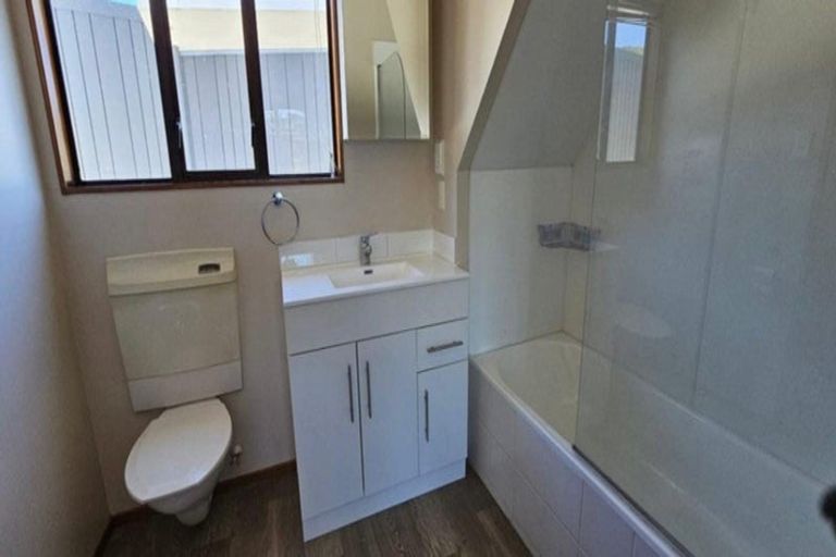 Photo of property in 8a Campbell Street, Karori, Wellington, 6012