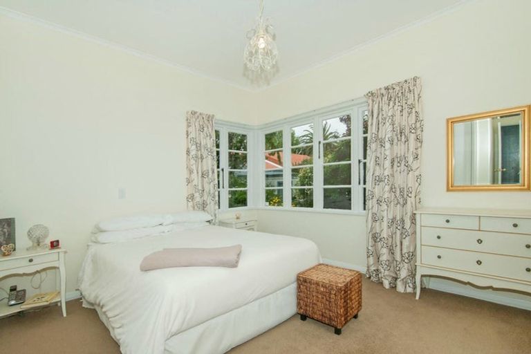 Photo of property in 2 Sherwood Street, Woburn, Lower Hutt, 5010