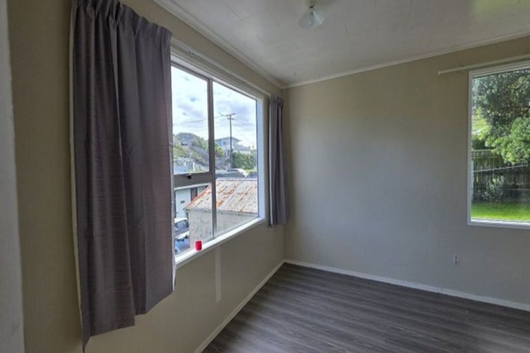 Photo of property in 13 Parris Street, Moturoa, New Plymouth, 4310