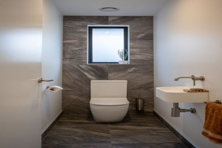 Photo of property in 6 Cheviot Street, Jacks Point, 9371