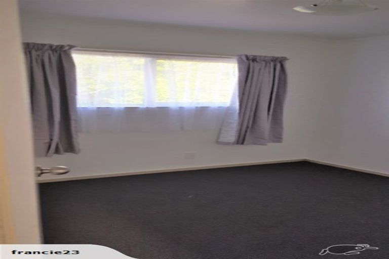 Photo of property in 1/62 Target Road, Totara Vale, Auckland, 0629