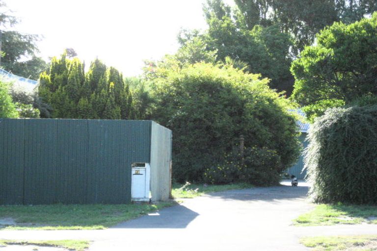 Photo of property in 73 Maces Road, Bromley, Christchurch, 8062
