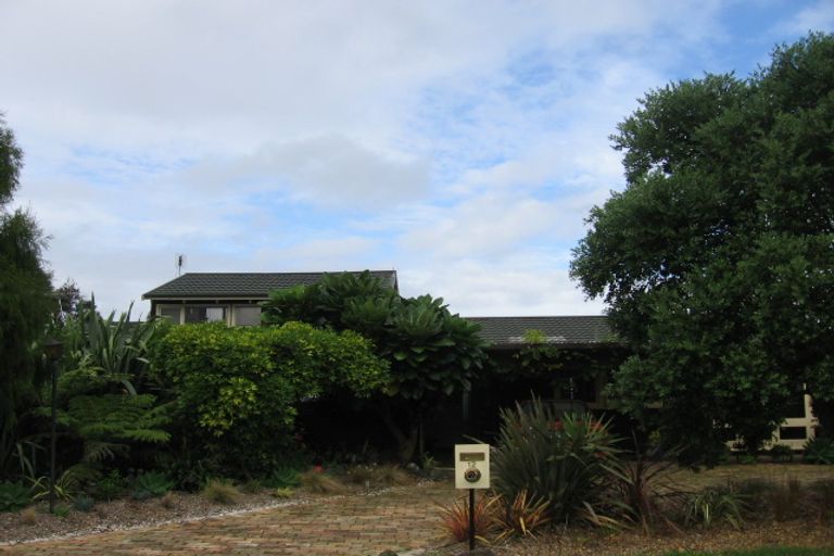 Photo of property in 14 Ava Avenue, Titirangi, Auckland, 0604