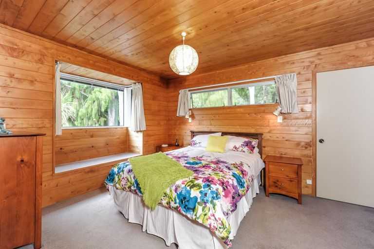 Photo of property in 7 Hayes Road, Henderson Valley, Auckland, 0612