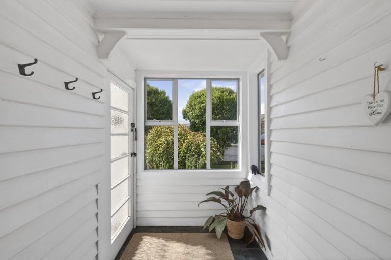 Photo of property in 20 Cameron Street, New Plymouth, 4310