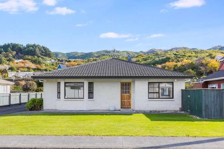 Photo of property in 39a Findlay Street, Tawa, Wellington, 5028