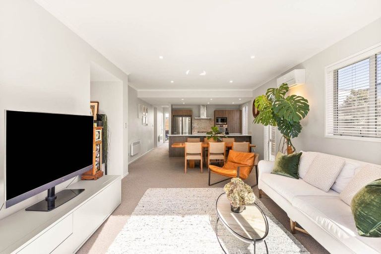 Photo of property in 91 Glidepath Road, Hobsonville, Auckland, 0616
