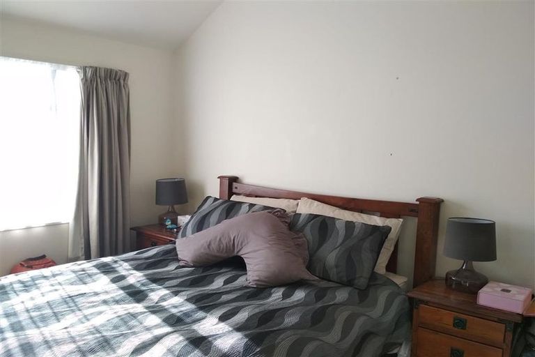 Photo of property in 20 Derry Hill, Churton Park, Wellington, 6037